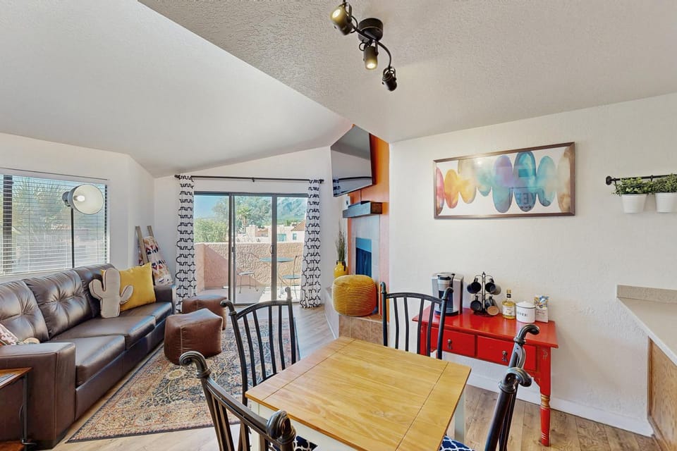 Mtn-View Condo w/ Resort Amenities in Tucson! House in Catalina Foothills