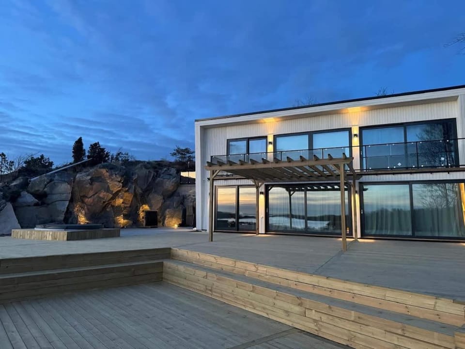 Seaside panorama Villa with JETLESS hot tub Villa in Gothenburg