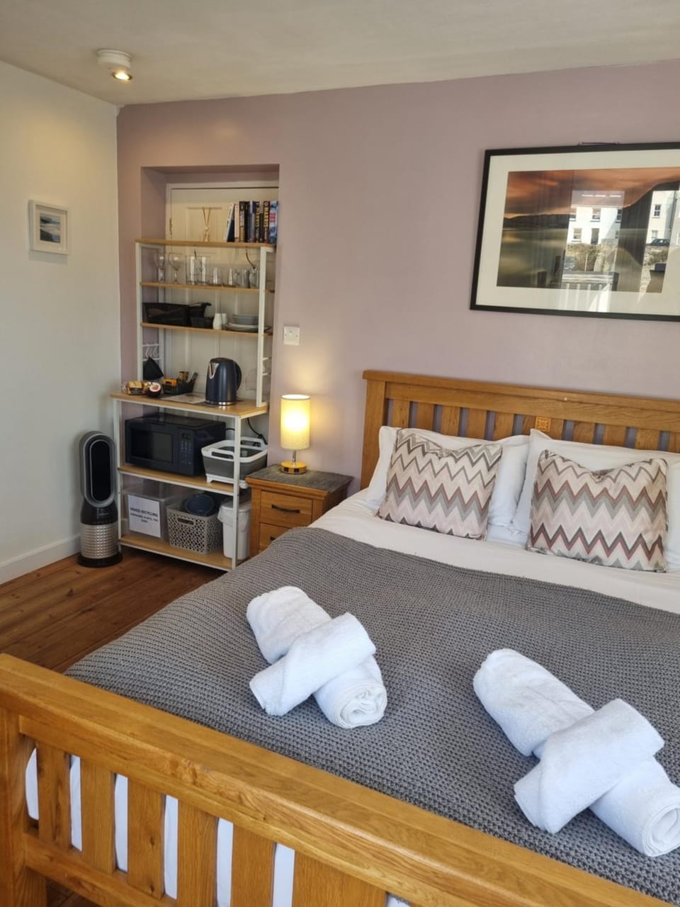 Kitchen or kitchenette, Bedroom