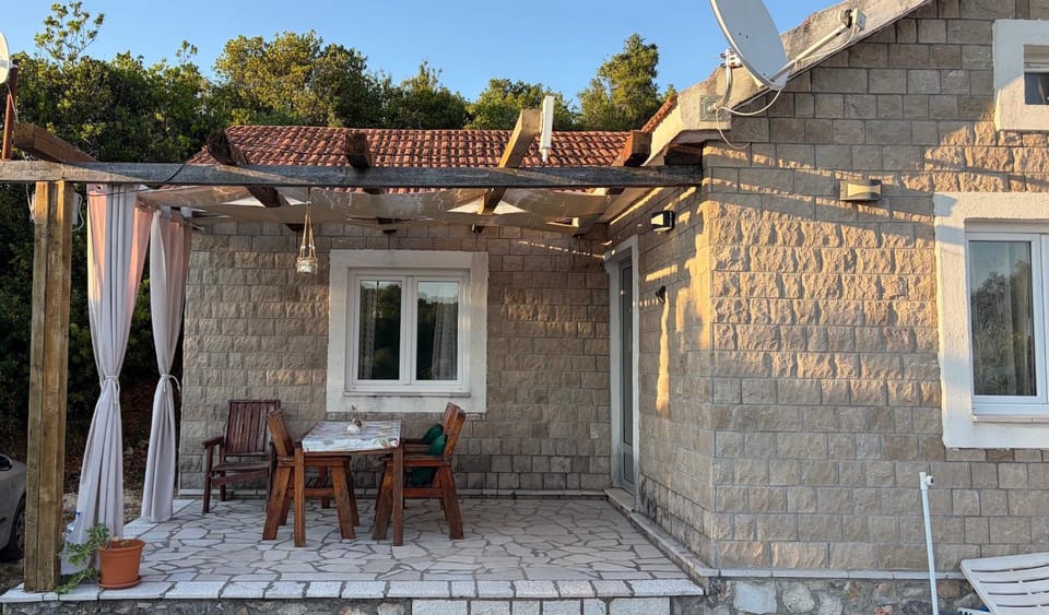 Facade/entrance, Garden, Swimming pool, sunbed