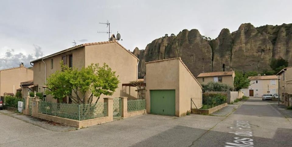 Property building, Parking