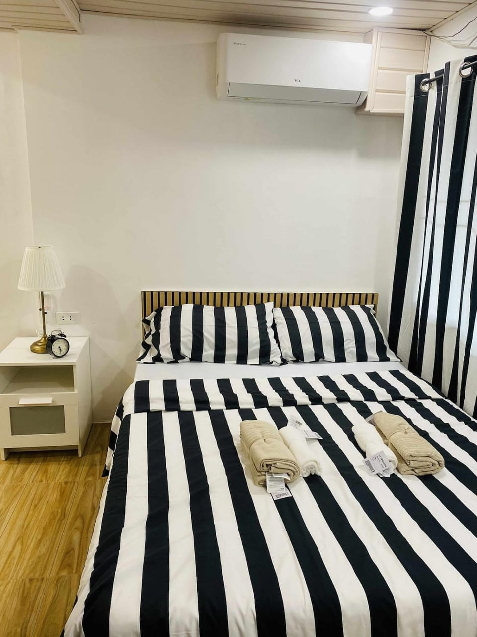 Bed, Bedroom, air conditioner