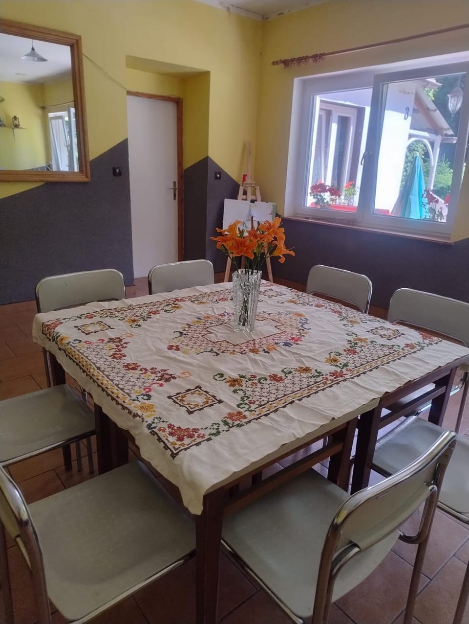 Communal lounge/ TV room, Seating area, Dining area