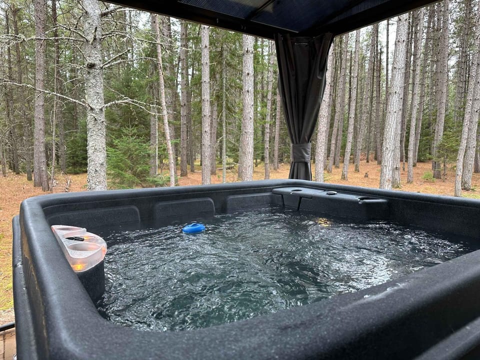Brand New with SPA - Le Repaire du Lievre Blanc Chalet in Saint-Alexis-des-Monts