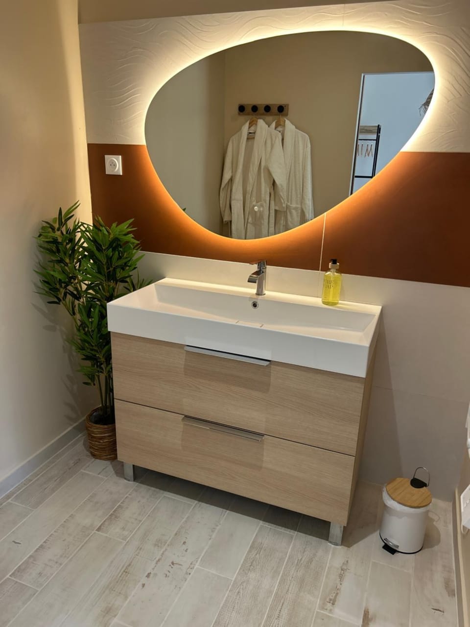 Shower, Bathroom, towels