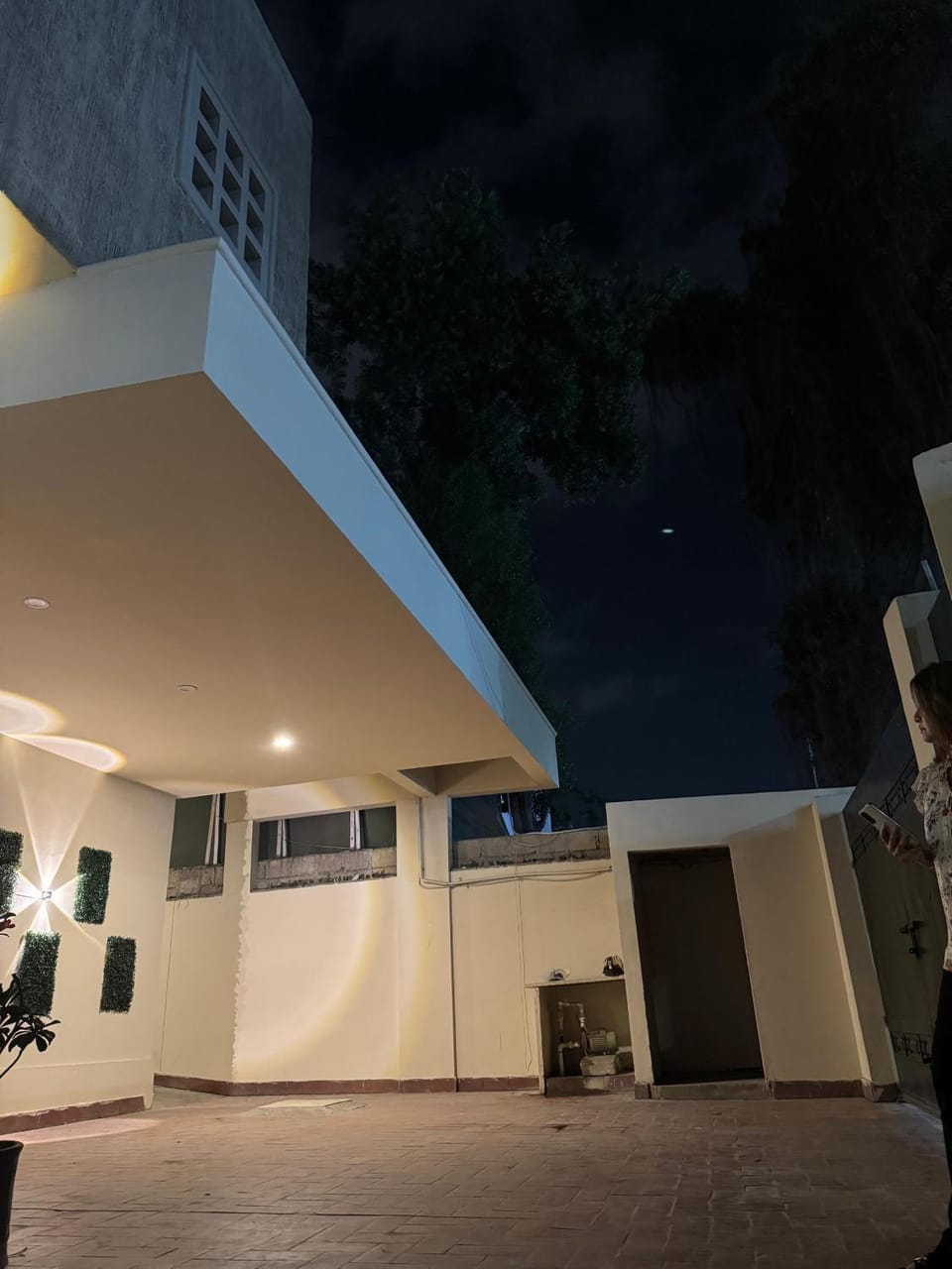 Aroma rooms banglow Bed and Breakfast in Karachi