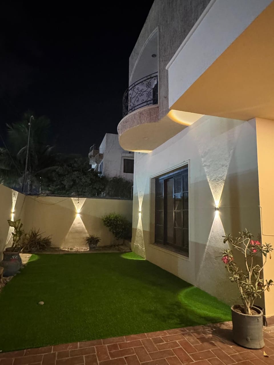 Aroma rooms banglow Bed and Breakfast in Karachi