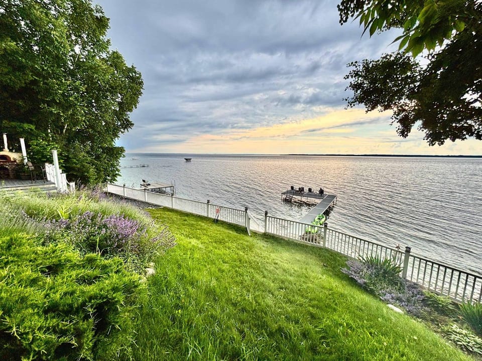 Spectacular Suttons Bay Stay - Game Room Kayaks Pizza Oven & More House in Michigan