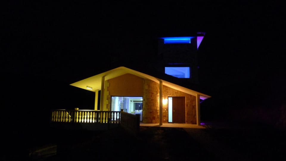 Property building, Facade/entrance, Night