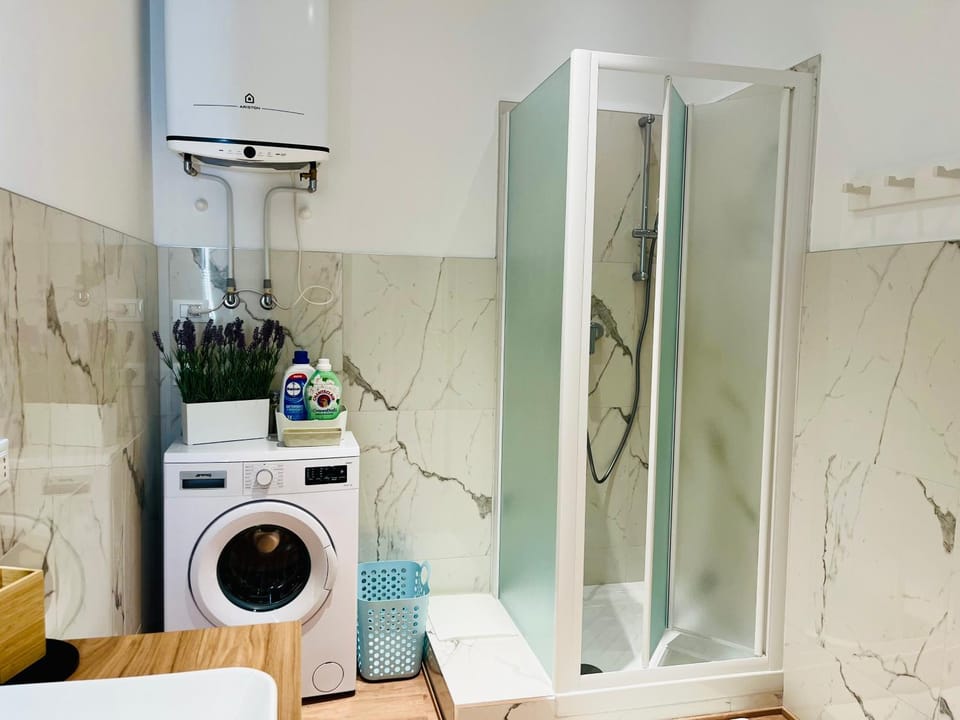 Shower, Bathroom, washing machine