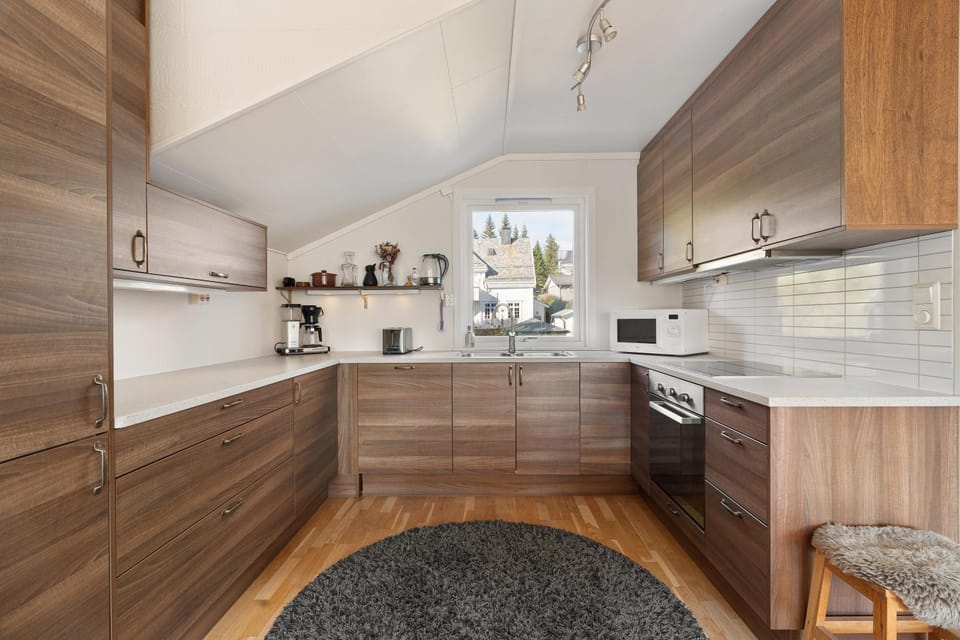 Coffee/tea facilities, Kitchen or kitchenette, dishwasher, stove