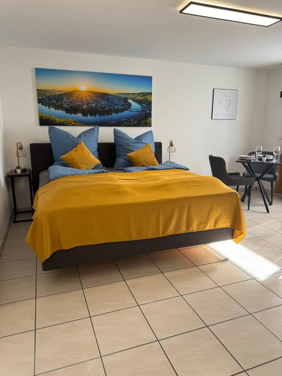 Bed, Photo of the whole room, Bedroom