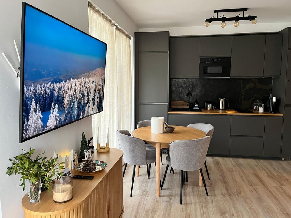 TV and multimedia, Coffee/tea facilities, oven, stove, toaster, kitchen