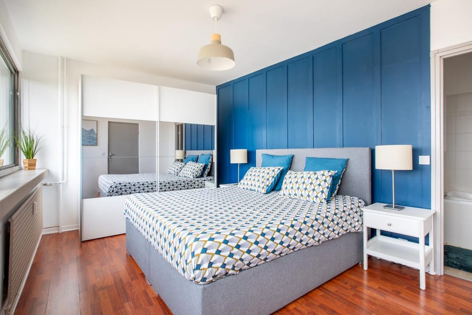 Bed, Photo of the whole room, Bedroom, wardrobe