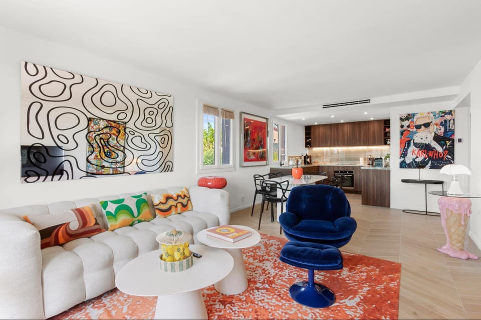 Luxe Flat St Tropez - By Maisons de Charloc Homes Apartment in Saint-Tropez
