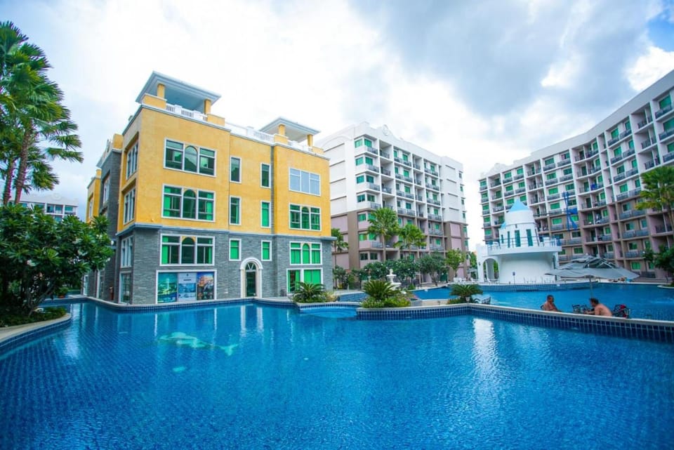 Swimming pool