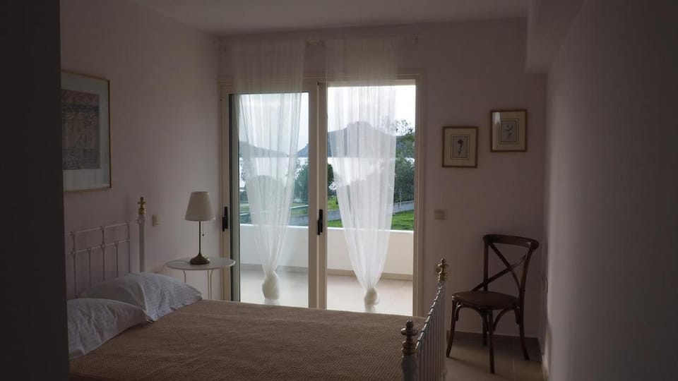 The Lakehouse Villa in Peloponnese Region