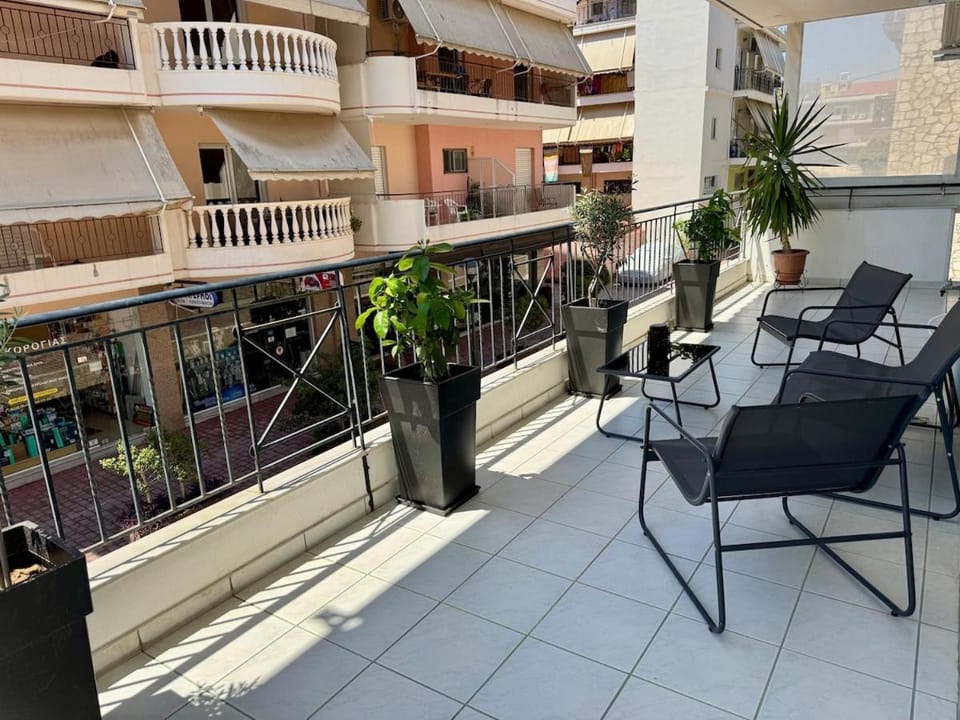 Salt & Soul downtown apartment Apartment in Peloponnese, Western Greece and the Ionian