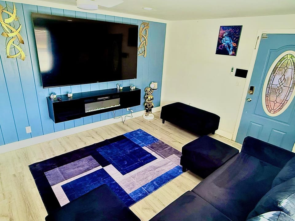 Serene 3-Bedroom renovated house with AC in Fort Lauderdale House in Oakland Park
