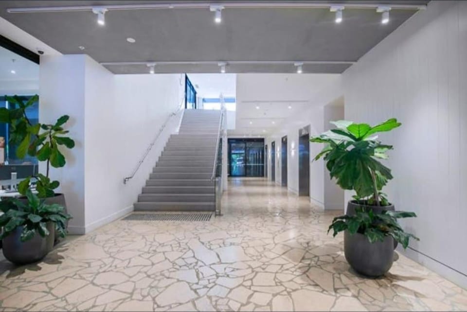 Bright CBD 2 bedroom resort-style escape Apartment in Brisbane City