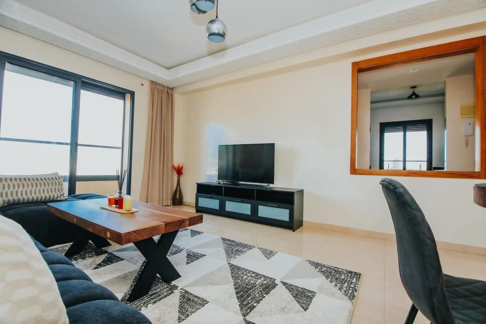Communal lounge/ TV room, TV and multimedia, Living room, Seating area, Evening entertainment