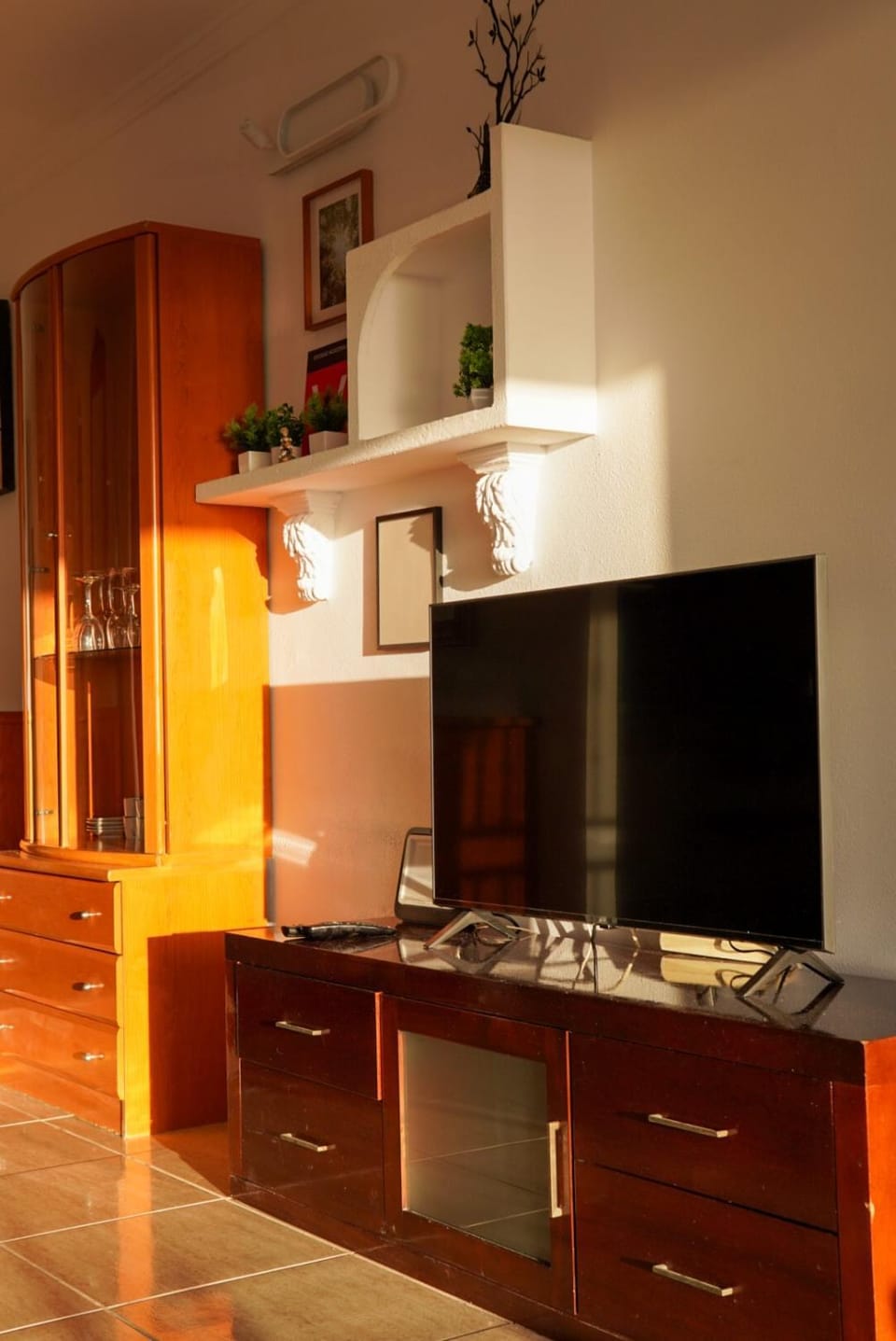 Communal lounge/ TV room, TV and multimedia, Evening entertainment, wardrobe