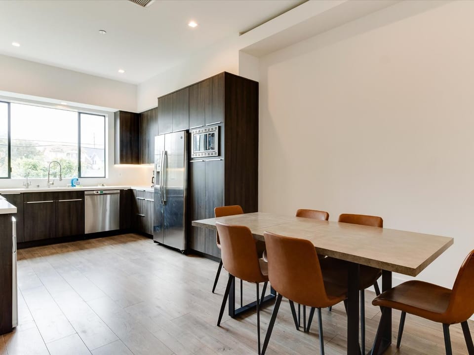 Luxury Modern 4 Bedroom 4 Bathroom Home with Rooftop Deck #5 House in San Fernando Valley