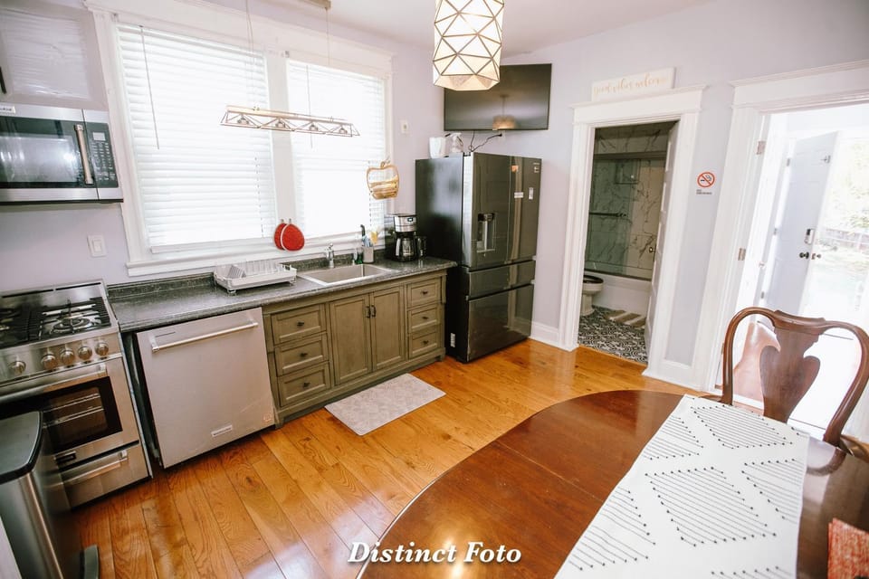 Vacation House DC Free Parking Apartment in District of Columbia