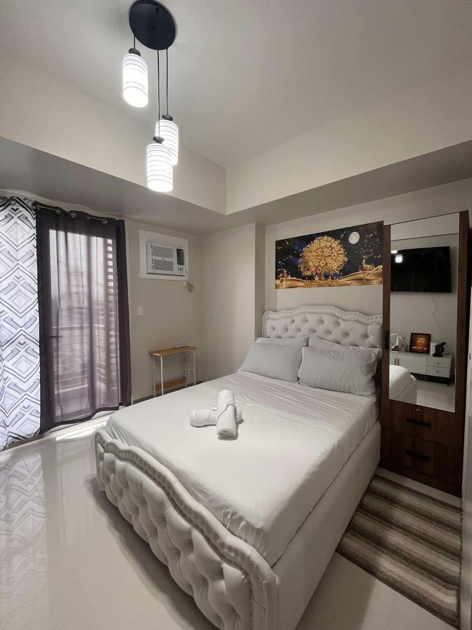 Bed, Photo of the whole room