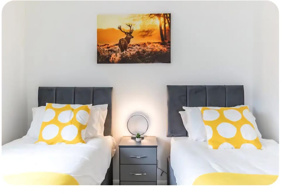 Bed, Decorative detail, Bedroom