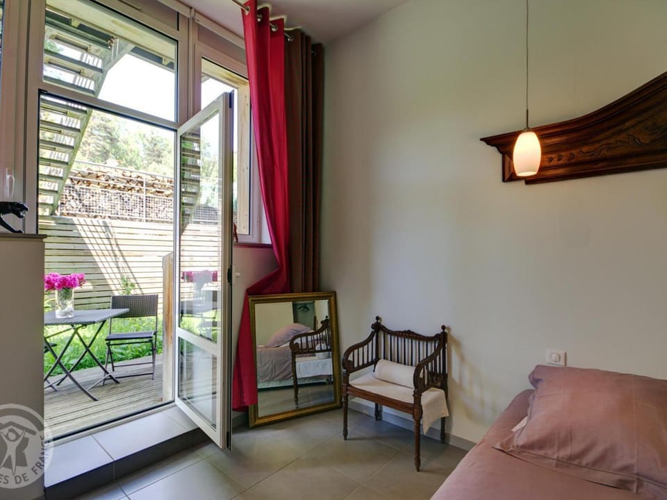 Gîte de Charme avec Terrasse Privée - Saint-Genest-Malifaux - FR-1-496-340 House in Auvergne-Rhône-Alpes