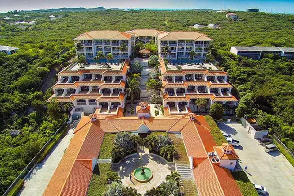 LUXURY VILLA Grace Bay Beach Turks Islands Apartment hotel in Grace Bay
