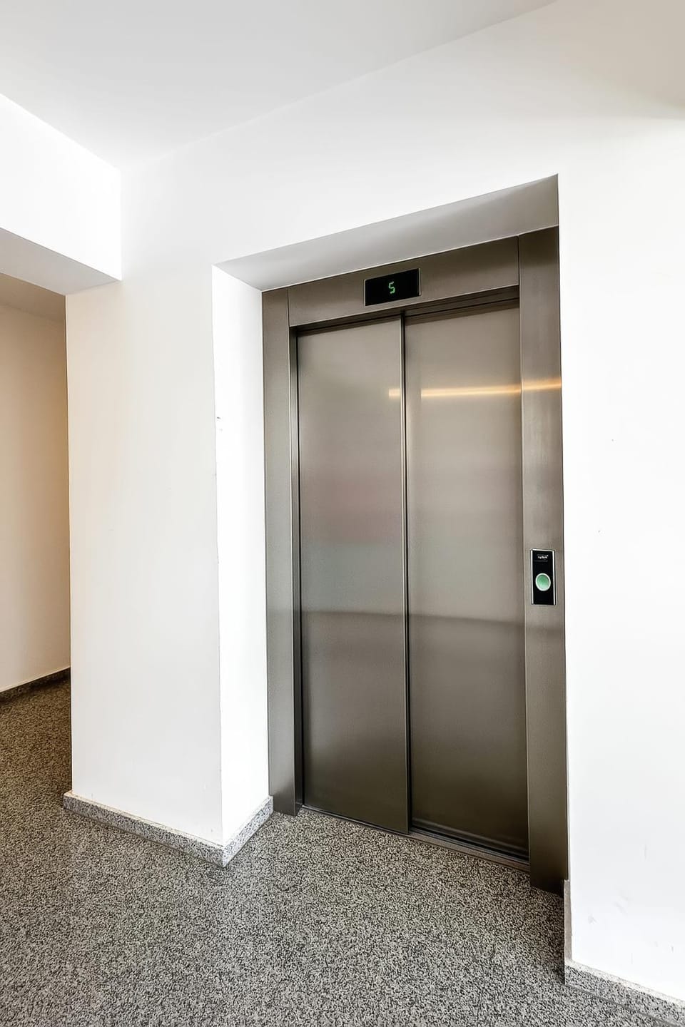 Ada Homes B69 Apartment in Brasov