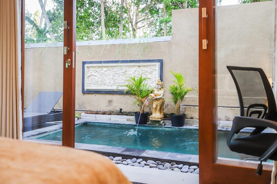 Villa Tropic Lounge - 1BDR, Private Pool & Desk Villa in Sukawati
