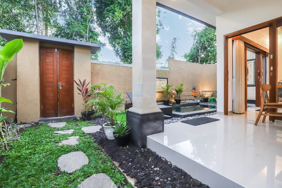 Villa Tropic Lounge - 1BDR, Private Pool & Desk Villa in Sukawati