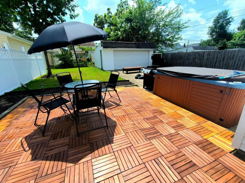 Patio, BBQ facilities, Garden, Hot Tub, sunbed