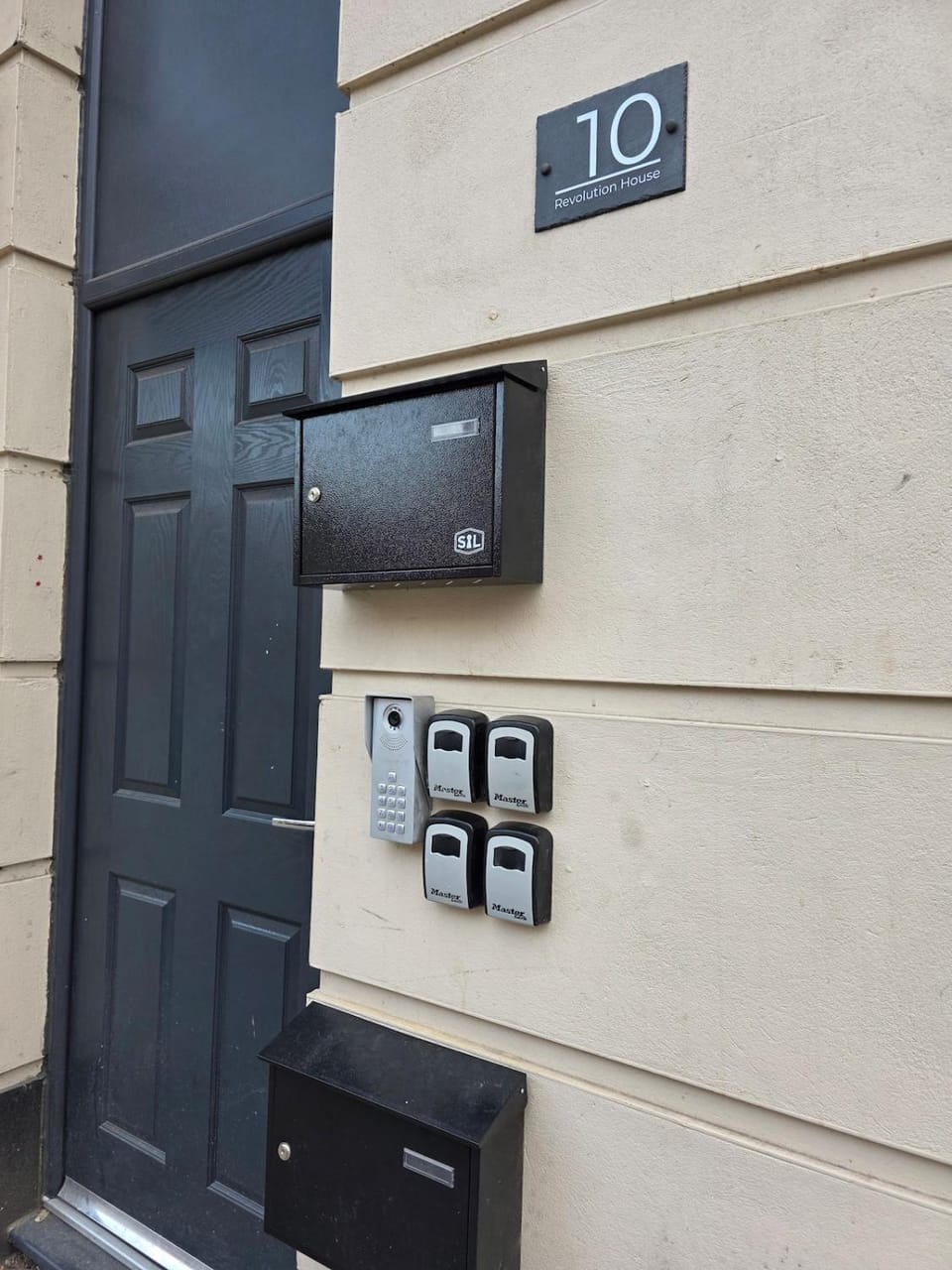 Spacious City Centre Studio Ideal for Work or Leisure Studio 13 Apartment in Wolverhampton