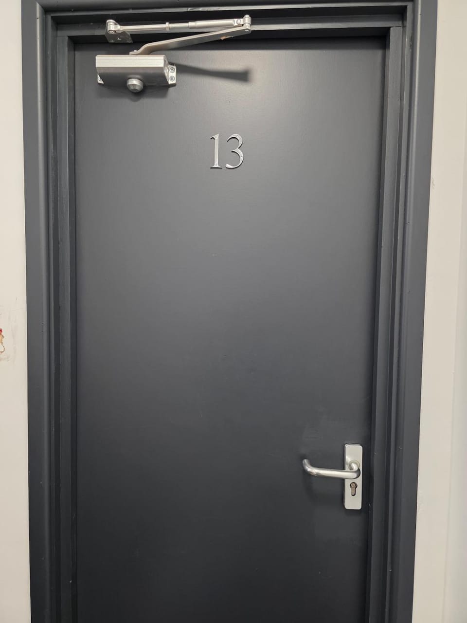 Spacious City Centre Studio Ideal for Work or Leisure Studio 13 Apartment in Wolverhampton