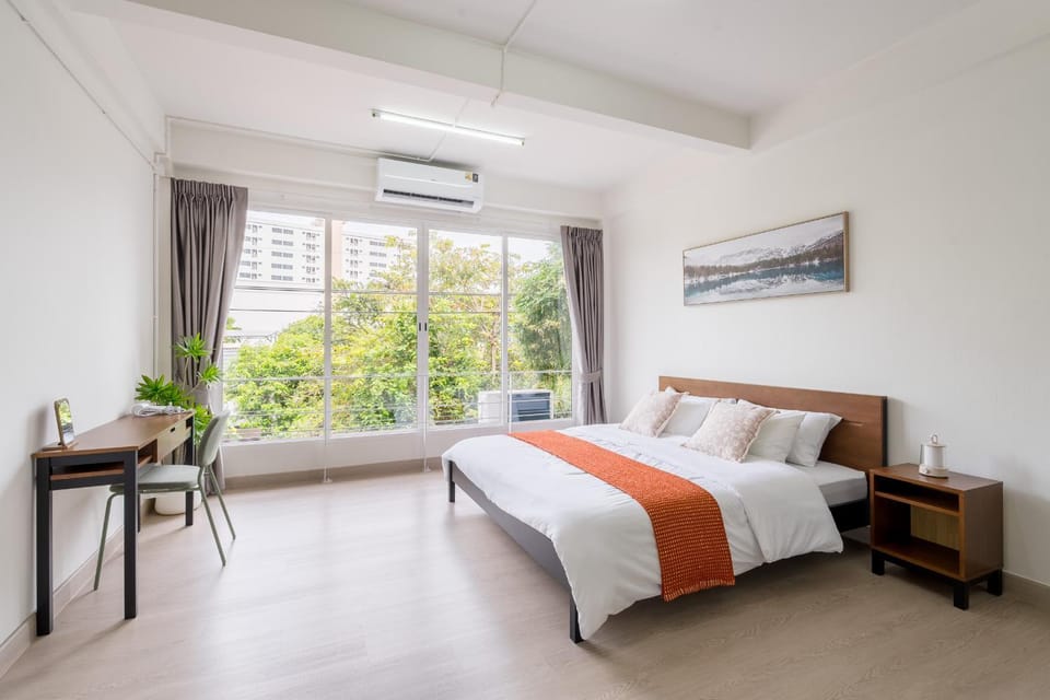 Bed, View (from property/room), air conditioner