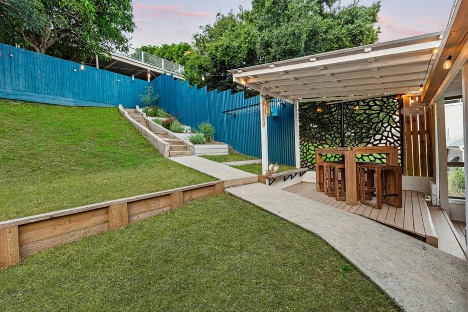 Mary's Manor - Luxurious & Stylish 3 Bedroom House - Pets Allowed! House in Gympie