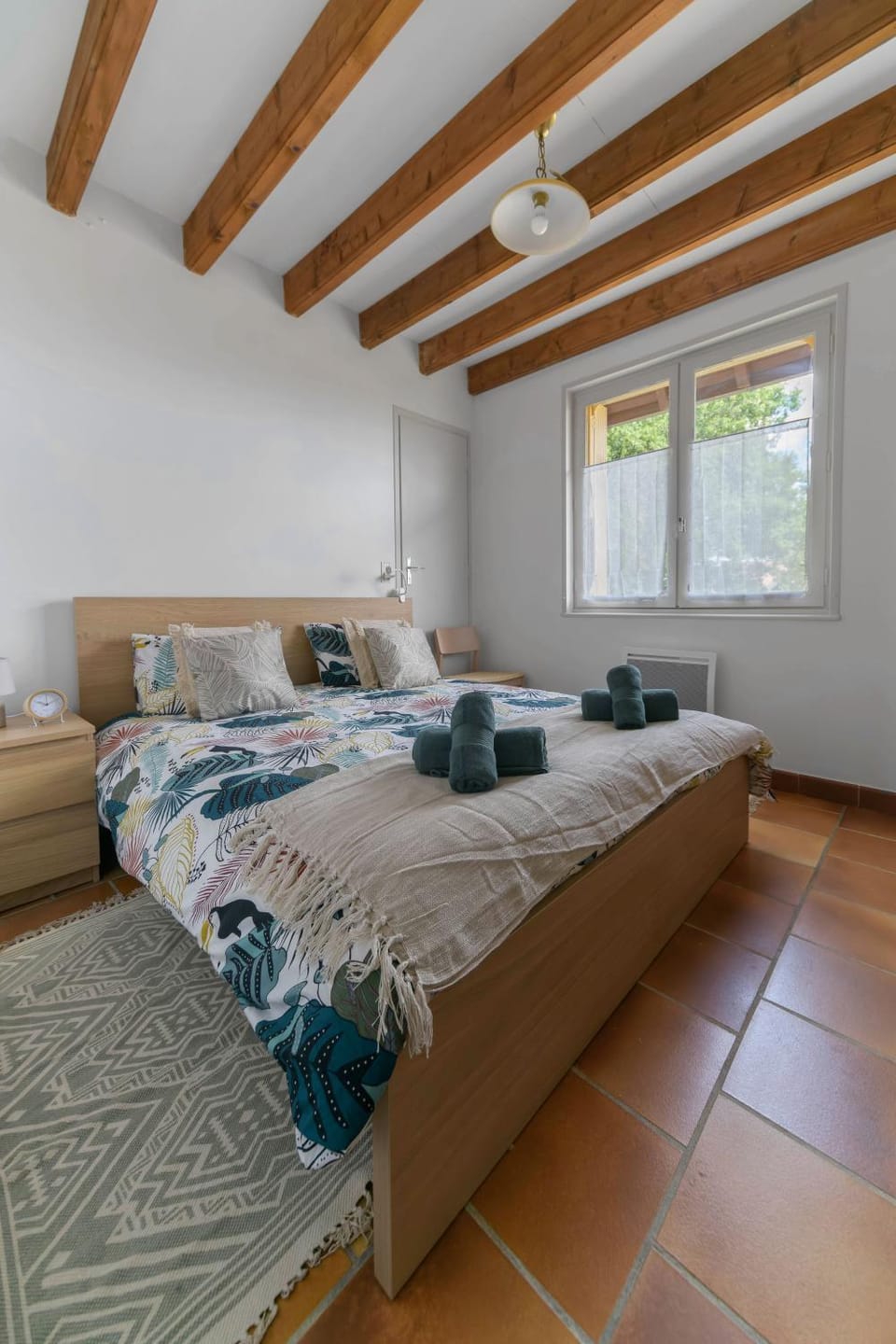 Bed, Photo of the whole room, Bedroom, towels
