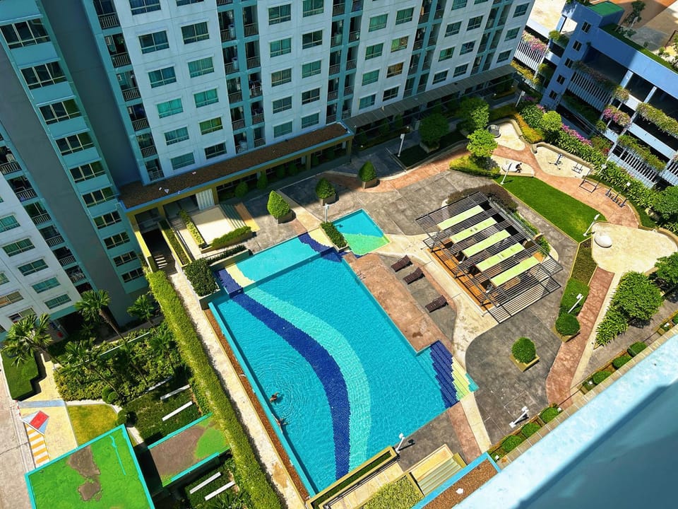 Swimming pool, Swimming pool
