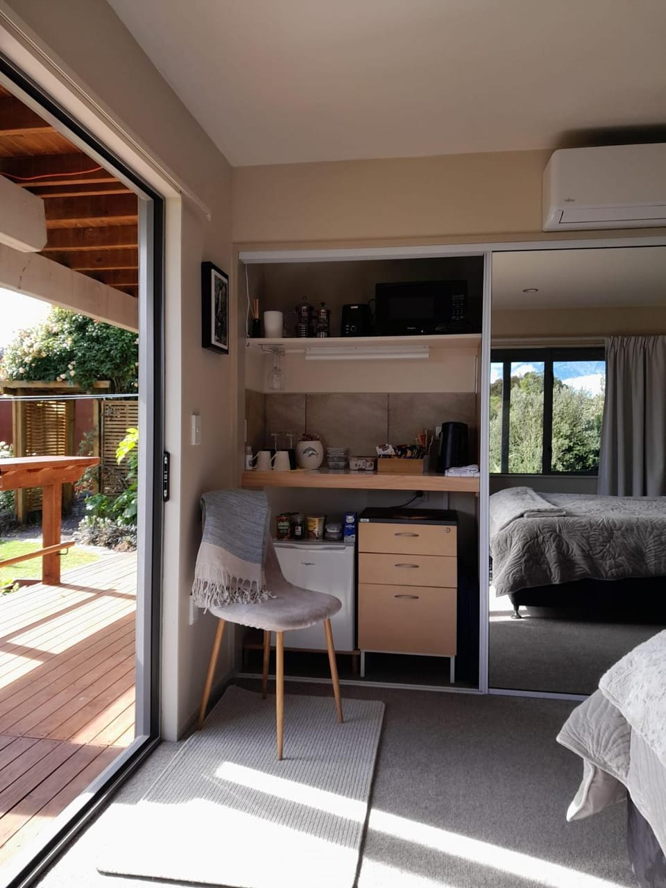 Patio, Balcony/Terrace, Kitchen or kitchenette, Photo of the whole room, Bedroom, air conditioner