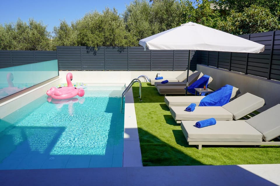 Balcony/Terrace, Swimming pool