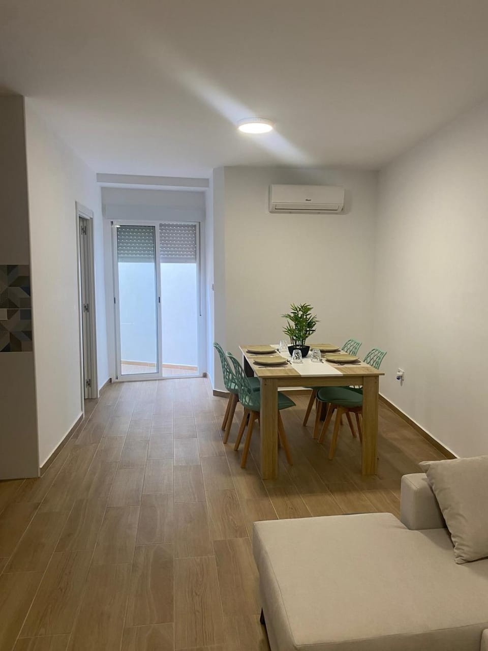 Living room, Seating area, Dining area, air conditioner