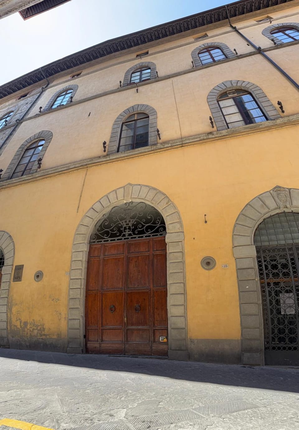 Facade/entrance