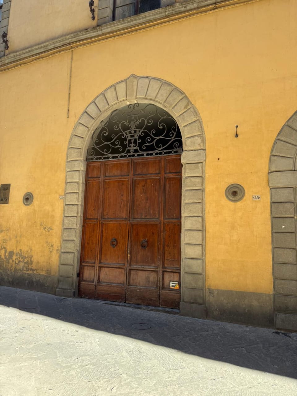 Facade/entrance