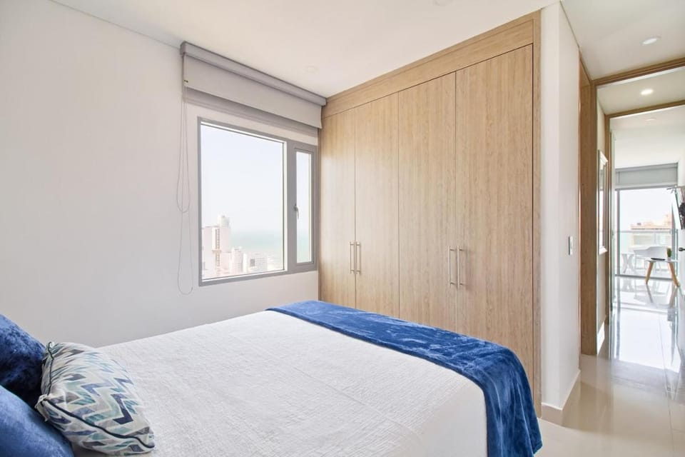 Fully furnished apartment, floor 33, with sea view Apartment in Cartagena