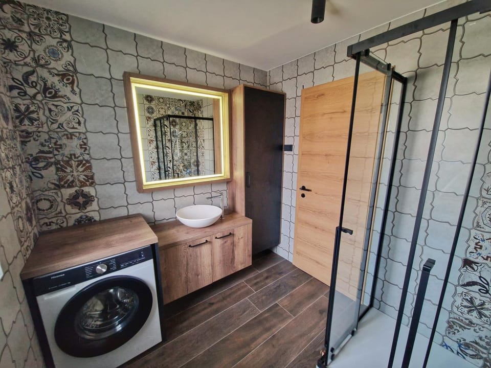 Shower, Bathroom, washing machine