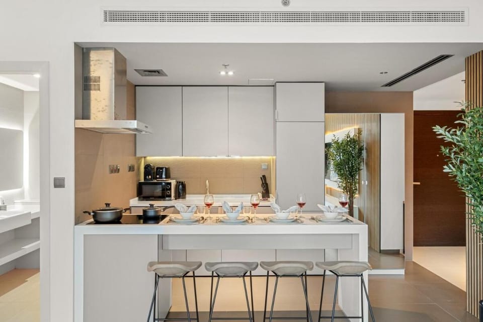 FIRST CLASS 1BR Luxury Meets Simplicity Apartment in Dubai